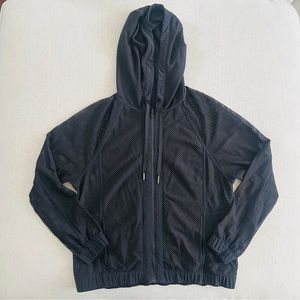 Lululemon • Relaxed‎ Fit Mesh Hoodie • size 6